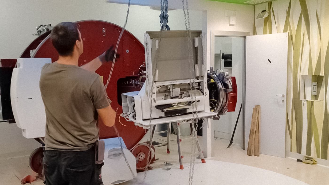 Servizio di logistica sanitaria, installazione e attivazione di apparecchiature medicali complesse